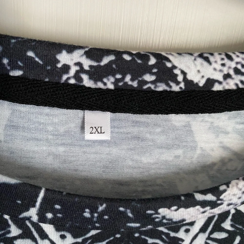 Men's Black and White Cross Fashion Top Long Sleeve Size 2XL - Picture 2 of 5